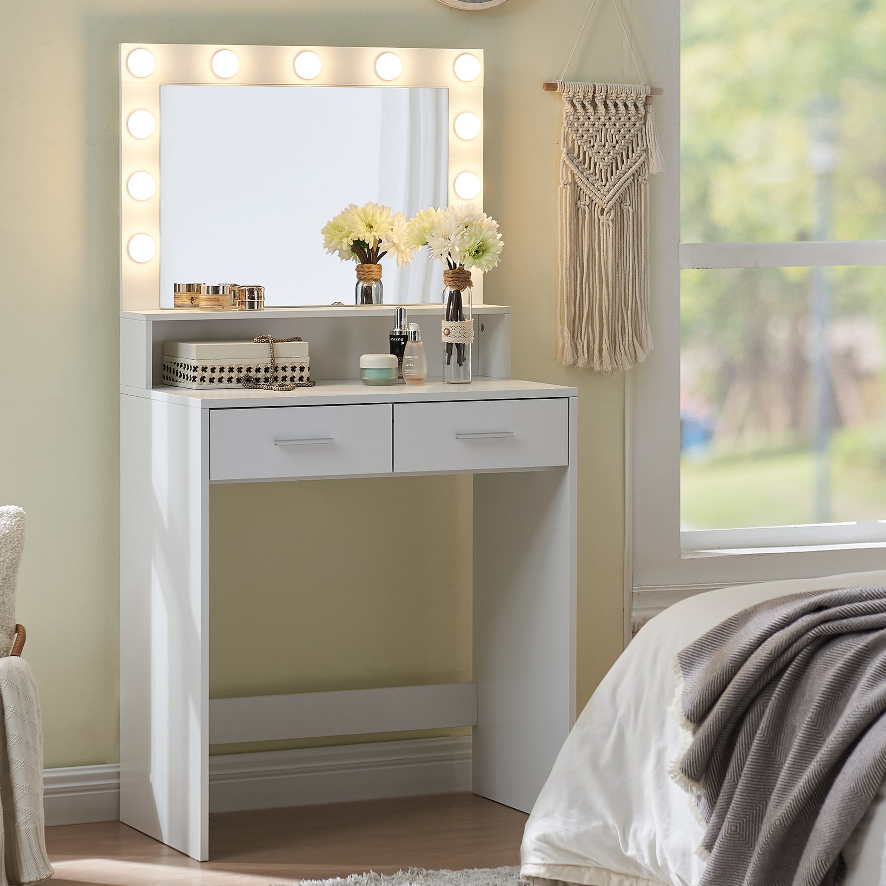 Coiffeuse eprolo avec miroir et éclairage intégré, surface en bois clair, idéale pour maquillage et soins de beauté.