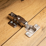Meuble TV moderne eprolo pour téléviseur 80 pouces avec double espace de rangement, en bois élégant et design contemporain.