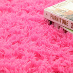 Tapis en laine de soie moderne et doux pour intérieur, tapis shag, chambre, nursery ou salon, image d'un tapis souple et élégant.