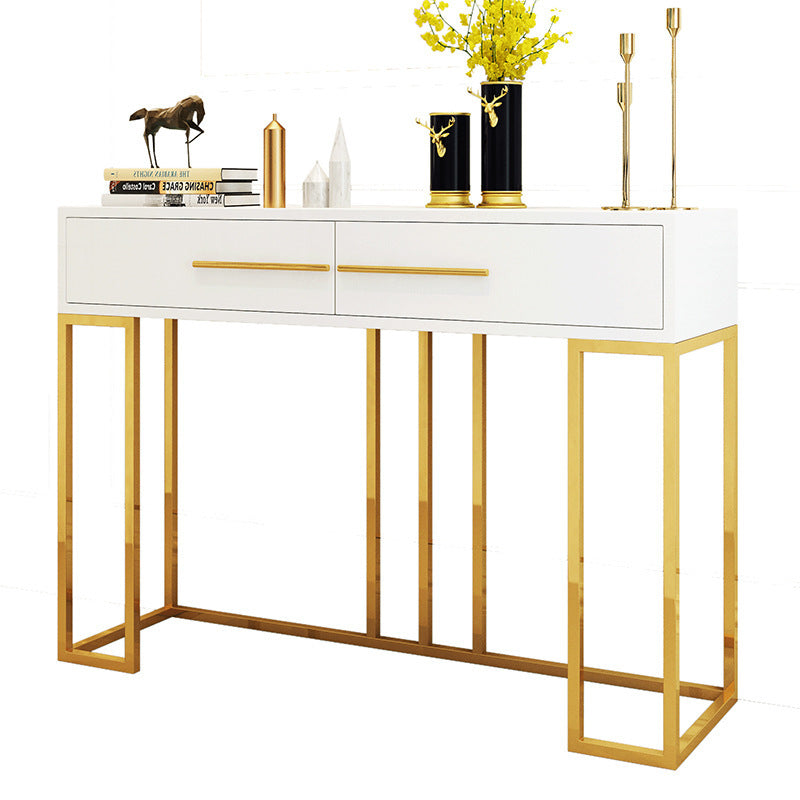 Table d'entrée élégante en or moderne avec étagère murale nordique pour ornements haut de gamme, style simple et sophistiqué.