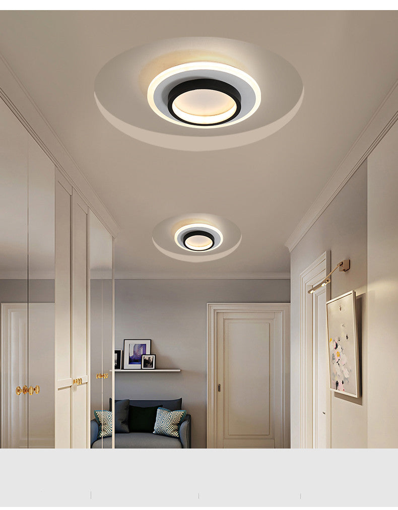 Lumières de couloir et balcon Novah pour allées, éclairage d'ambiance moderne, visible dans l'image.