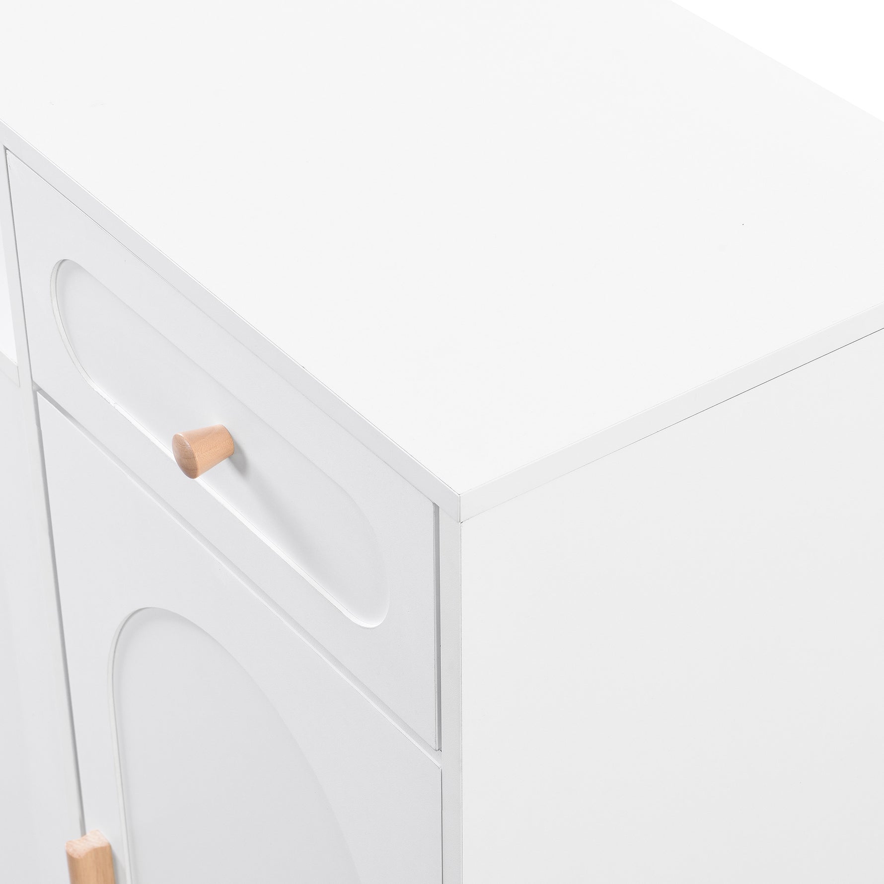 Meuble d'entrée eprolo blanc avec portes arquées, tiroirs, panneaux de rangement, étagères ajustables et pieds en bois.