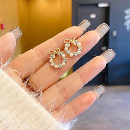 Ins Simple And Small Women's Fashion Sense Temperament Pearl Earrings