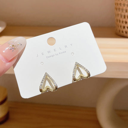 Ins Simple And Small Women's Fashion Sense Temperament Pearl Earrings