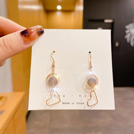 Ins Simple And Small Women's Fashion Sense Temperament Pearl Earrings