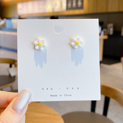 Ins Simple And Small Women's Fashion Sense Temperament Pearl Earrings