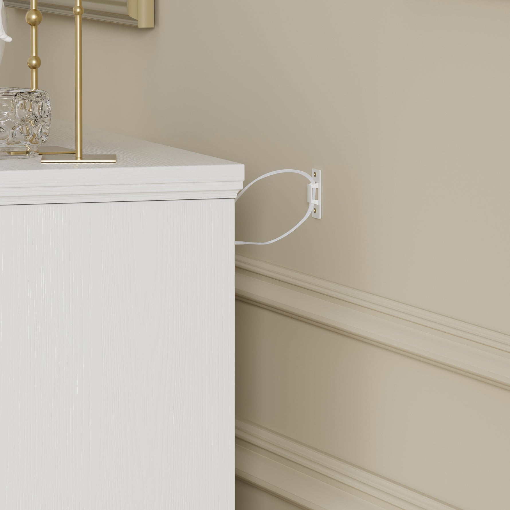 Commode moderne blanche à 3 tiroirs avec poignées en métal, dimensions 47,6''L x 15,7''L x 26,6''H, pour rangement de chambre.
