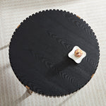 Table basse ronde en bois peint noir, moderne et artisanale, avec piédestal solide pour salon, par eprolo.