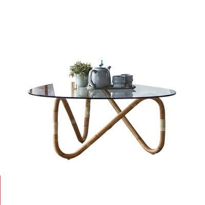 Canapé d’extérieur en rotin tissé avec fauteuil et table à thé Novah, mobilier de jardin élégant et confortable.
