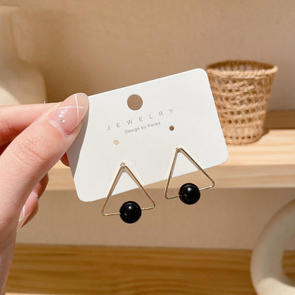 Ins Simple And Small Women's Fashion Sense Temperament Pearl Earrings