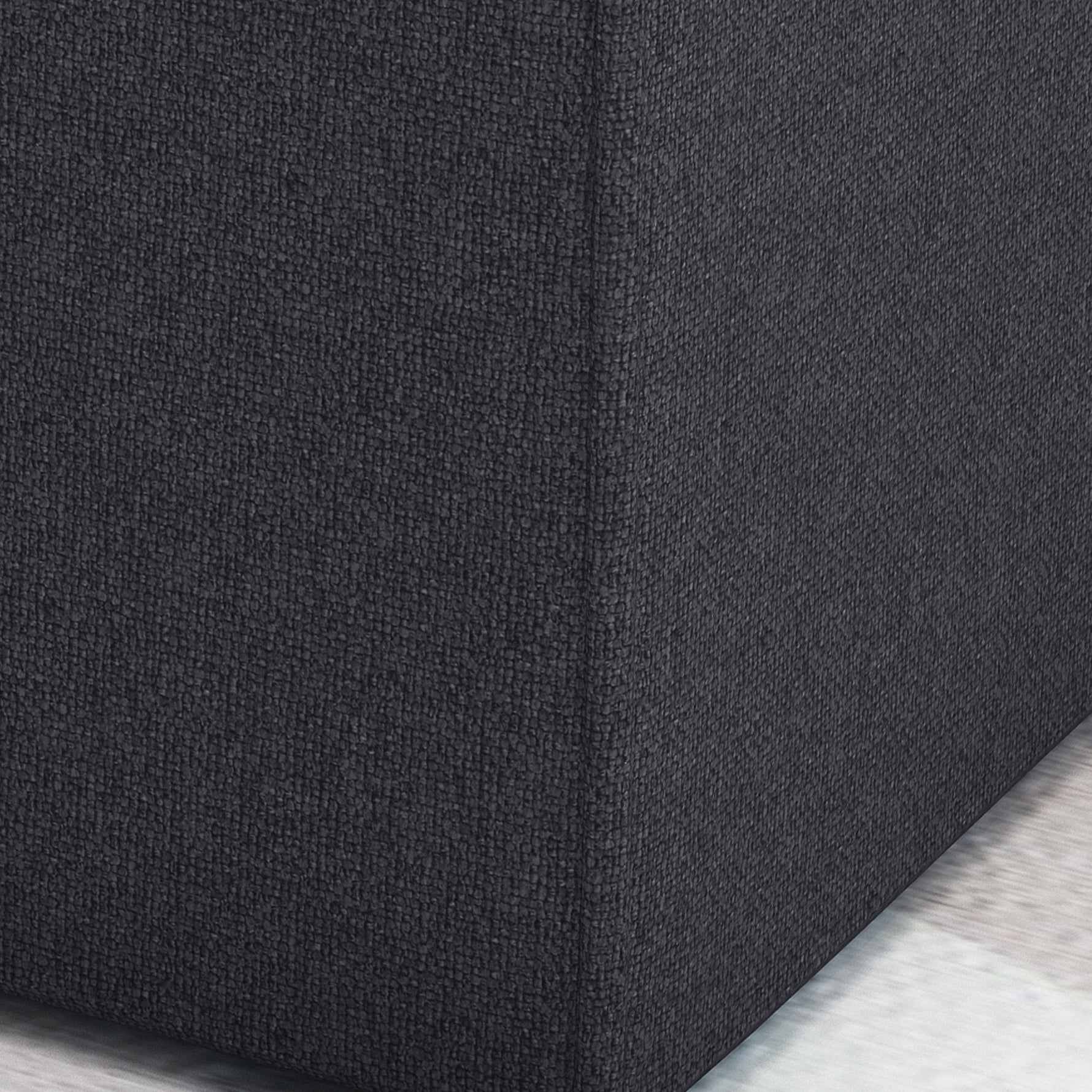 Pouf ottoman eprolo en tissu gris clair, moderne et confortable, avec surface rembourrée pour s'asseoir ou décorer.