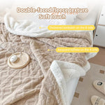 Couverture polaire double couche eprolo pour automne et hiver, douce, chaude et confortable, vue en gros plan.