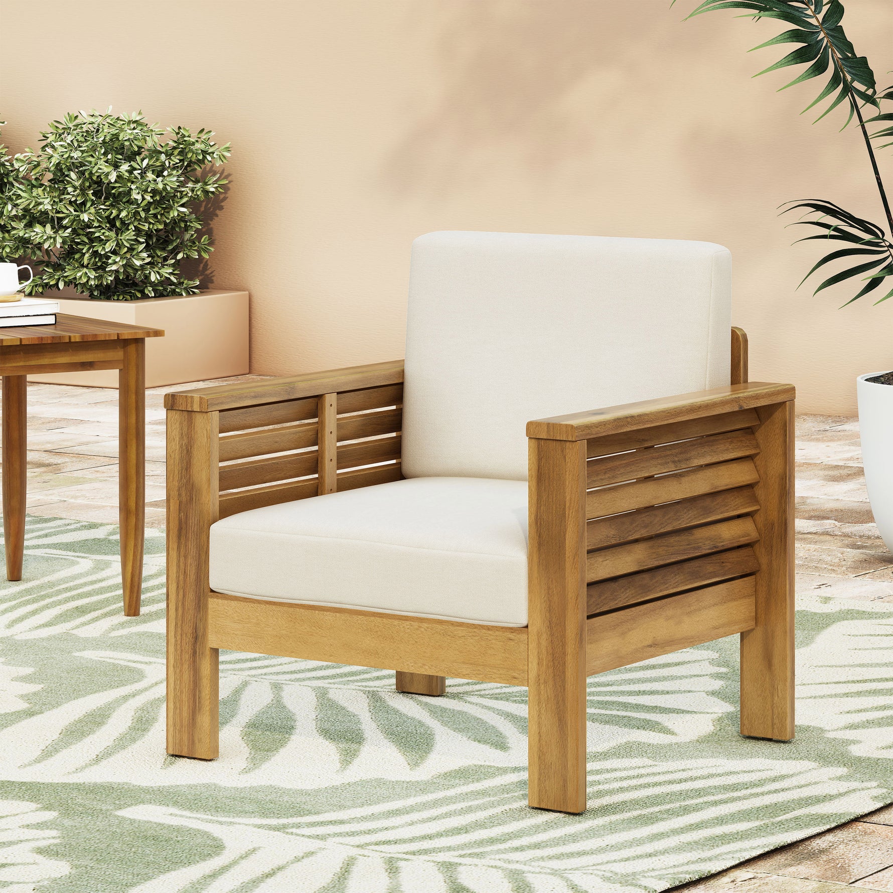 Table en acacia d'extérieur de la marque eprolo, en bois naturel, avec surface lisse et finition robuste.