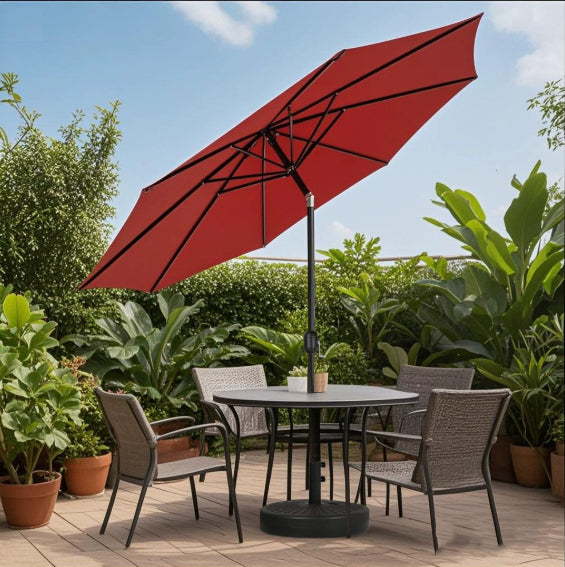 Parasol d'extérieur Novah pour cour extérieure, protection solaire, toile beige et structure en métal durable.