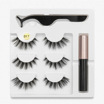 A Pair Of False Eyelashes With Magnets In Fashion