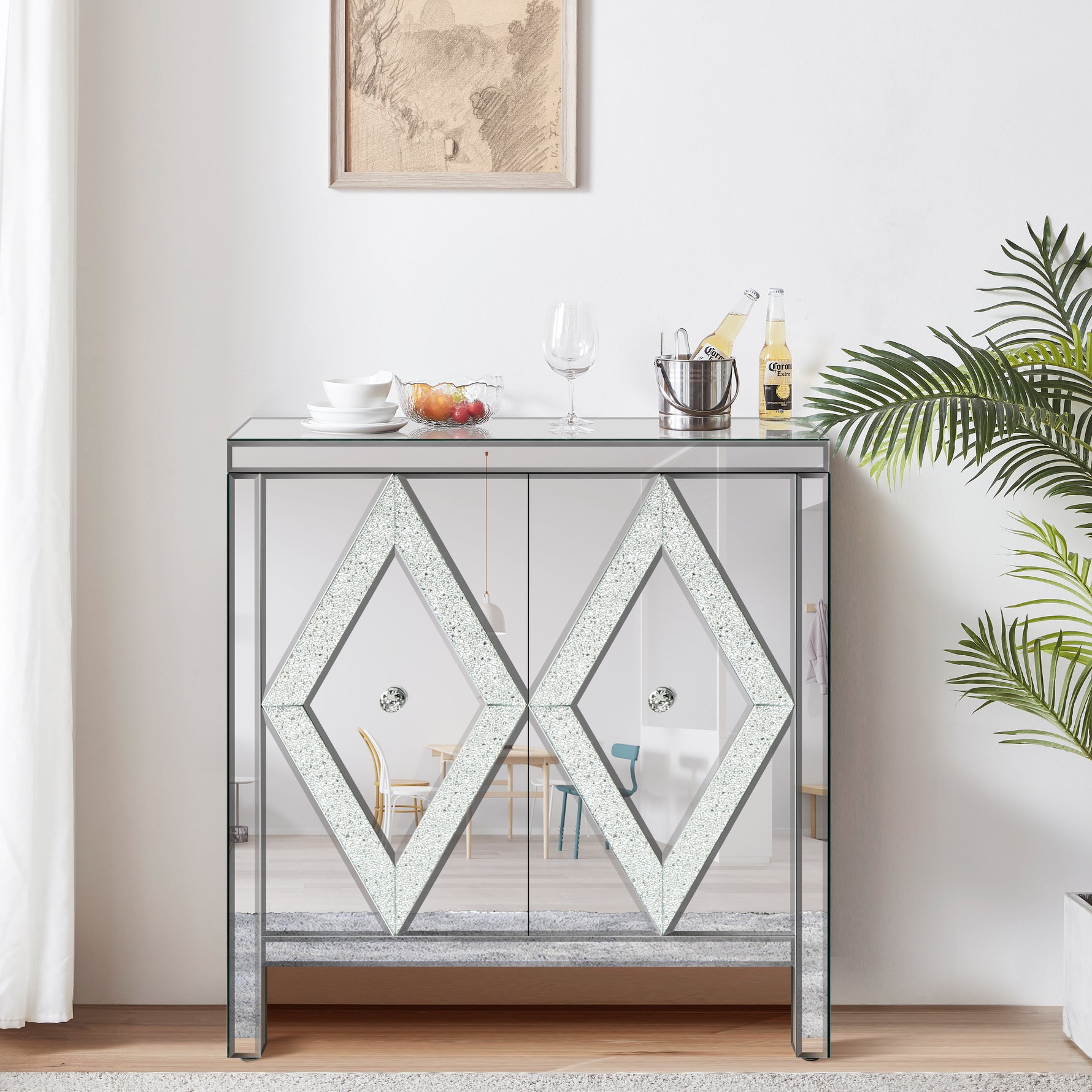 Meuble de rangement avec miroir eprolo, armoire en bois avec porte et espace de stockage intérieur visible.