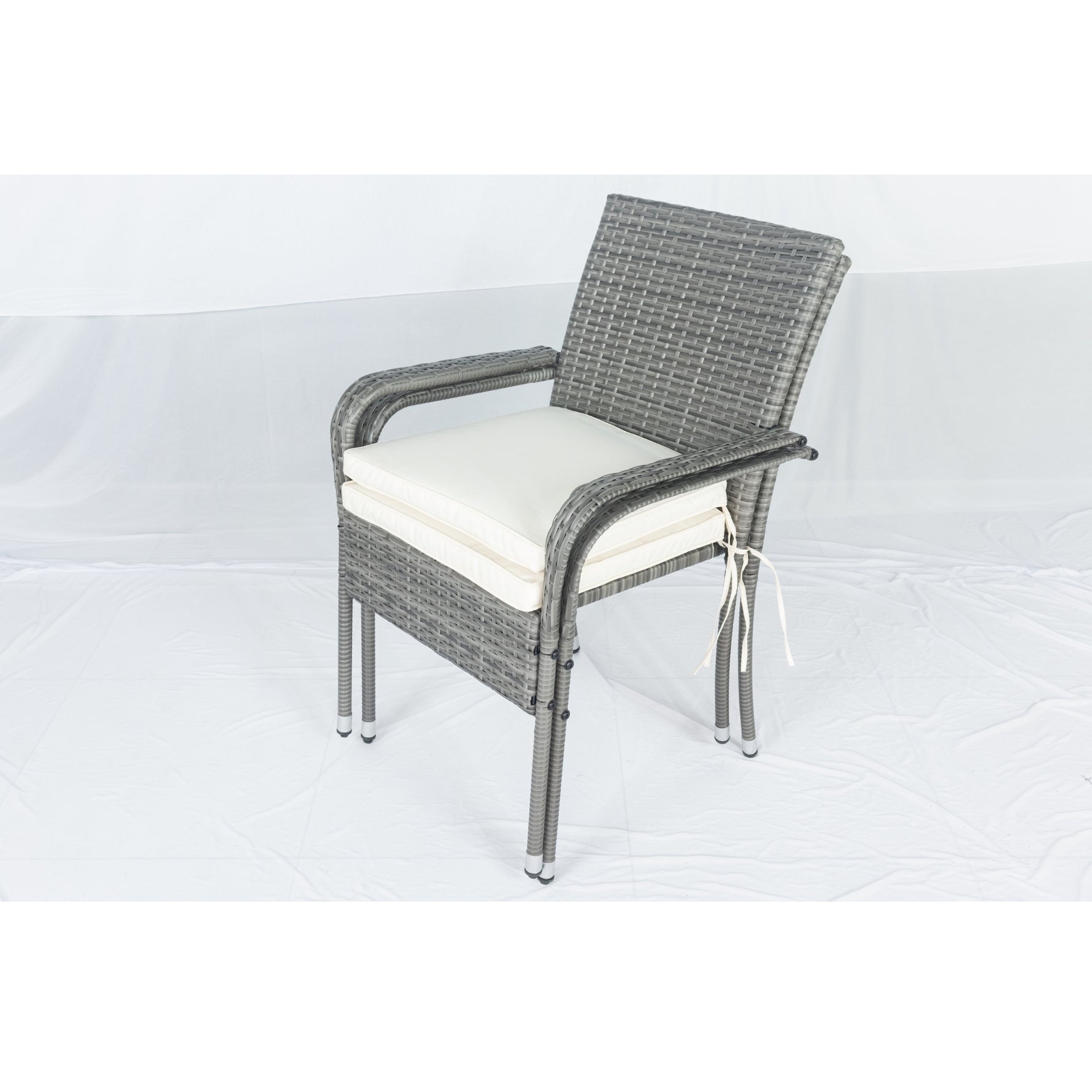 Ensemble de salon de jardin en rotin gris avec 3 pièces et coussins blancs, ensemble de conversation en rotin eprolo.