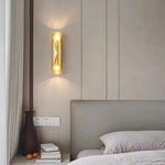 Applique murale de salon Light Luxury Novah, design élégant avec éclairage doux pour décoration intérieure moderne.