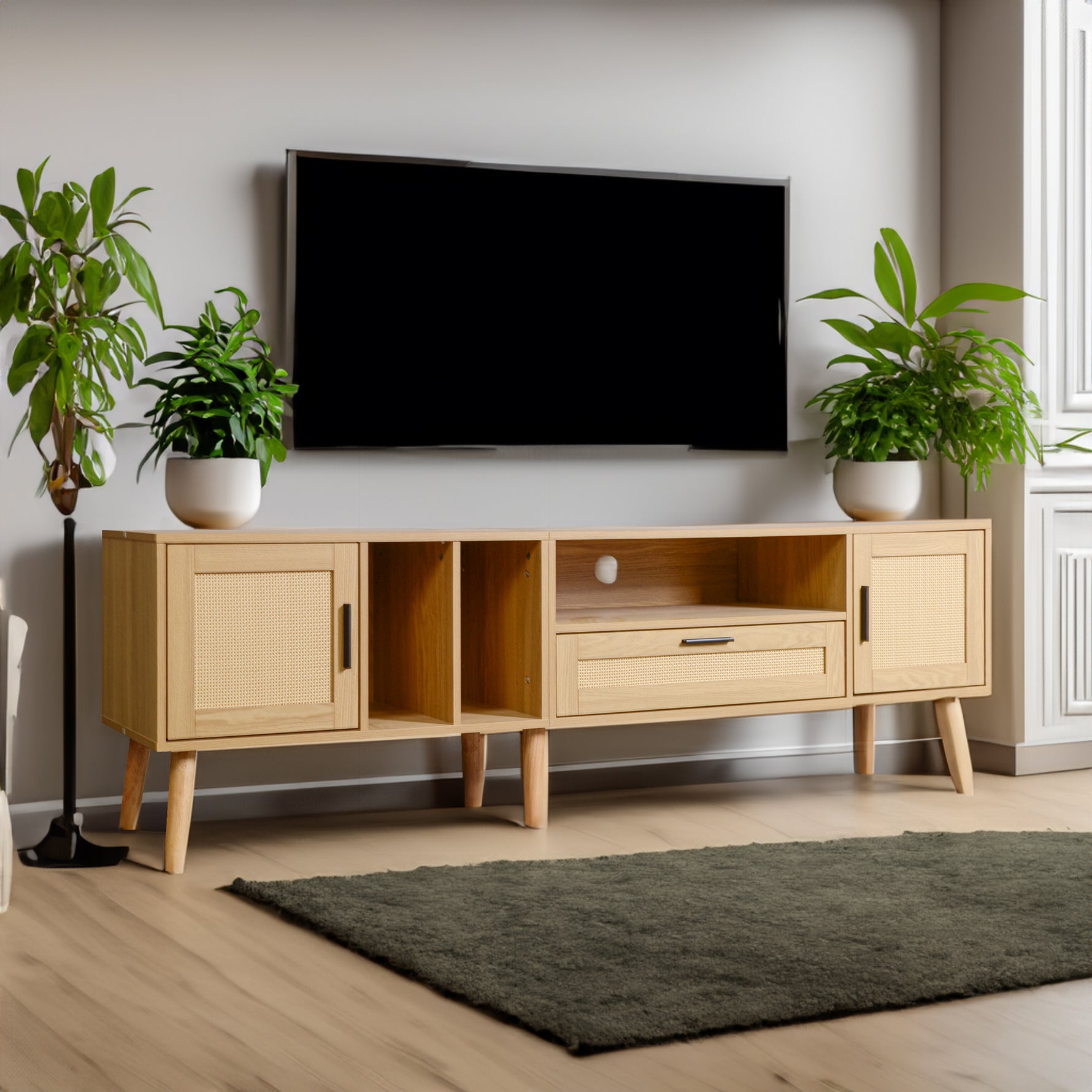 Support de télévision Vine de eprolo en bois avec rangement intégré, visible avec une télévision moderne dessus.