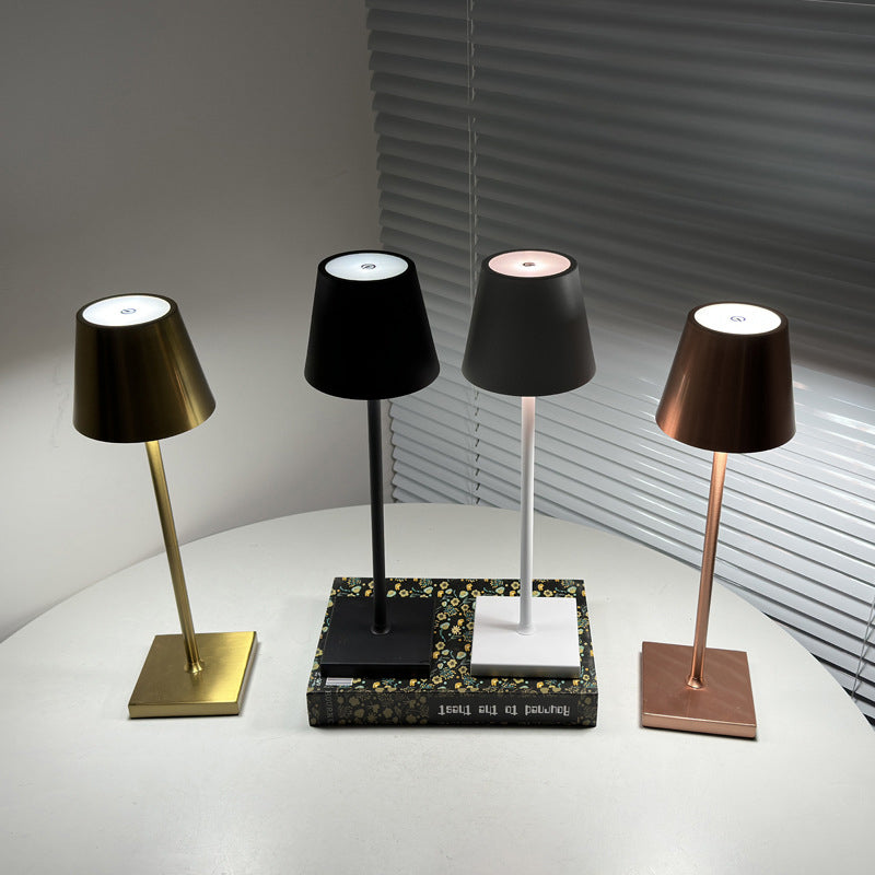 Lampe de table rétro rechargeable USB eprolo pour étude, salon ou extérieur, avec protection des yeux et ambiance chaleureuse.