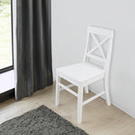 Deux chaises de salle à manger en acacia blanc eprolo, style ferme rustique, avec dossier et assise confortables.