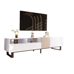 Meuble TV moderne en bois avec espace de rangement, conçu par eprolo, visible avec portes et étagères dans un salon contemporain.