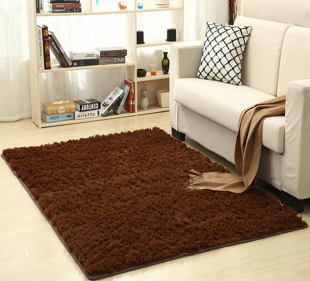 Tapis shag en laine de soie doux pour intérieur, moderne, avec texture soyeuse, idéal pour chambre, nurserie ou salon, par eprolo.