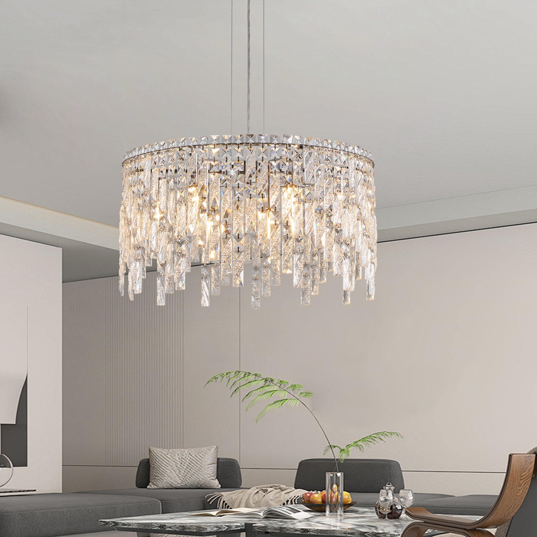 Lustre rond en cristal argenté de luxe, chandelier élégant de la marque eprolo, avec pendentifs en cristaux brillants.