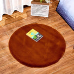 Tapis rond coloré en shaggy moderne de Novah, parfait pour salon, chambre ou salle d'enfants, avec un motif vibrant et doux.