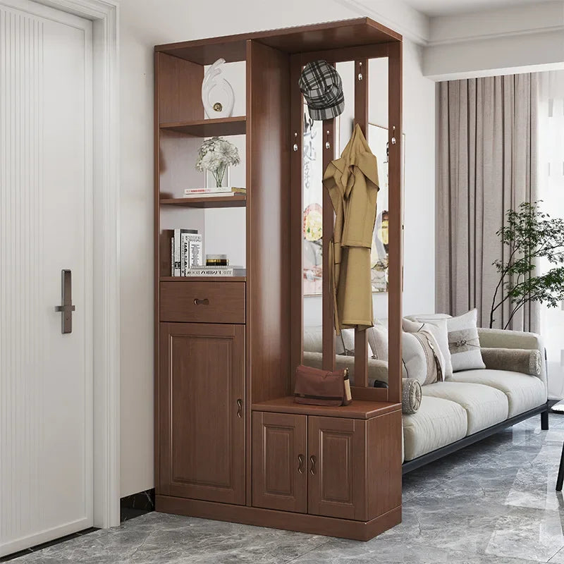 Armoire moderne Novah avec portes en bois clair et espace de rangement spacieux pour chambre élégante.