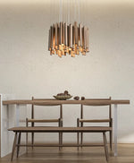 Lustre en bois de style ferme pour restaurant, modèle Novah, avec branches en bois et ambiance rustique élégante