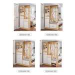 Armoire moderne Novah avec portes en bois clair et poignées métalliques, solution de rangement élégante pour la chambre.
