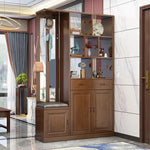 Armoire moderne Novah avec rangement élégant, portes en bois clair et poignées métalliques pour une chambre contemporaine.