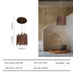 Lustre en bois de ferme pour restaurant, design rustique avec branches en bois et bougeoirs en métal, marque Novah