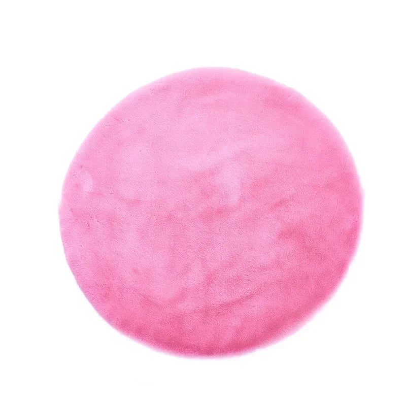 Tapis rond coloré en shaggy moderne pour salon, chambre ou salle de jeux, fabriqué par Novah, doux et vibrant.
