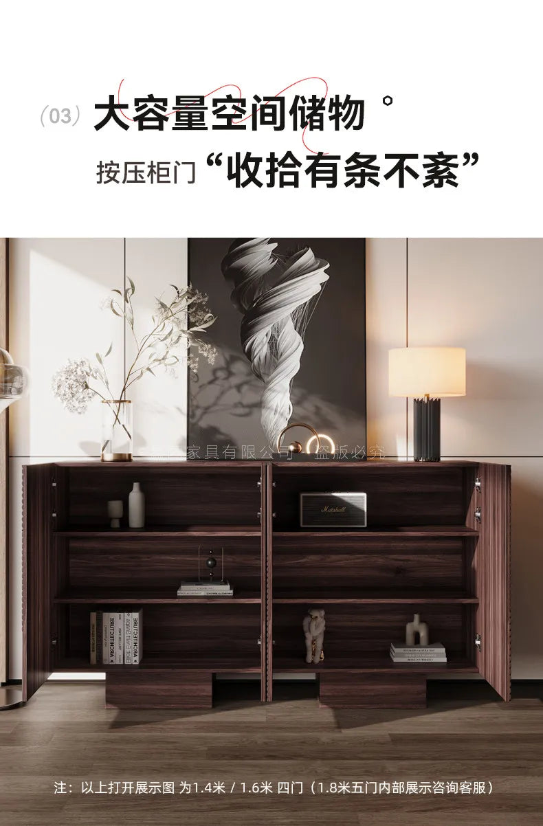 Meuble de rangement debout Novah pour salon, entrée ou bureau, avec portes et espace de stockage visible.