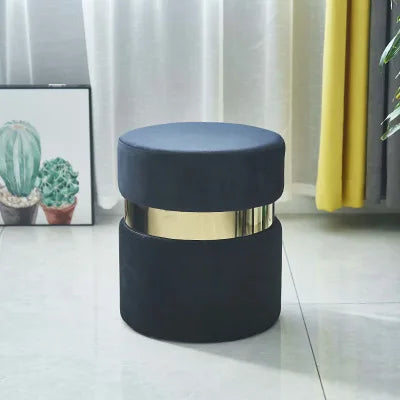 Pouf moderne en tissu de la marque Novah, mobilier ottoman élégant et confortable pour salon ou espace détente.