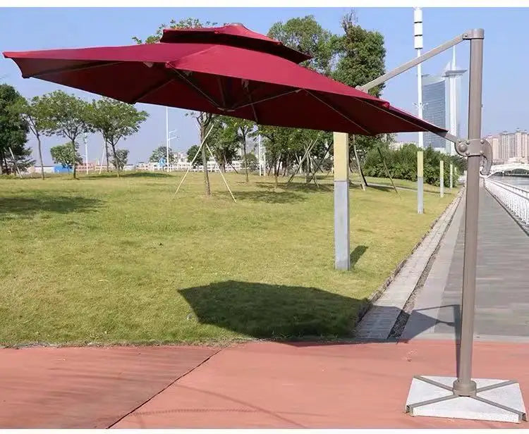 Parasol d'extérieur Novah Villa pour balcon avec toile résistante, offrant ombrage et protection solaire en extérieur.