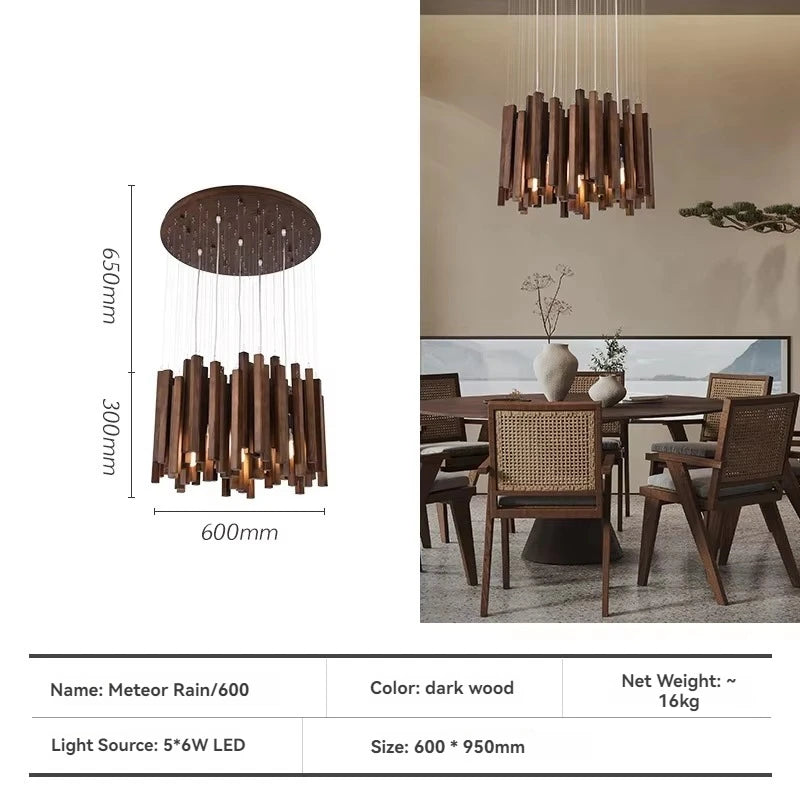 Lustre en bois de ferme pour restaurant, style rustique, fabriqué par Novah, avec plusieurs branches et bougeoirs en bois naturel.