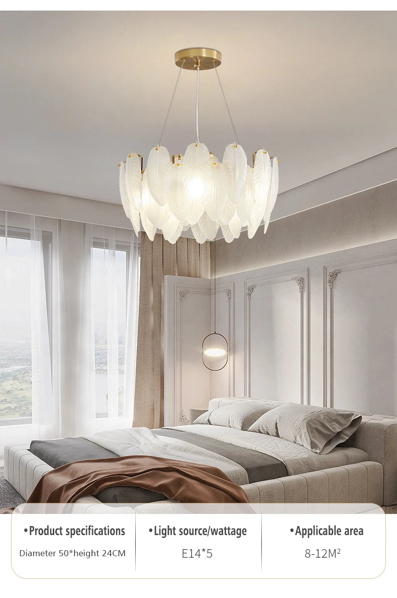 Luminaire moderne de plafond Novah, chandelier élégant avec design contemporain et finition métallique brillante.
