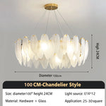 Lustre moderne de plafond Novah avec design élégant et éclat lumineux, suspendu avec plusieurs ampoules dans un intérieur contemporain