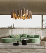 Lustre en bois de style ferme pour restaurant, design rustique, avec plusieurs bougies, par Novah, suspendu en bois naturel.