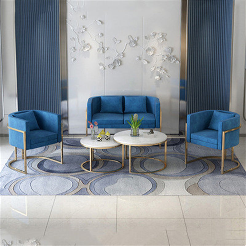 Canapé de repos simple pour bureau Novah, espace détente et réception avec sièges confortables et design moderne.