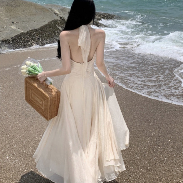 Sleeveless V-neck Halter Dress With A Cinched Waist Design