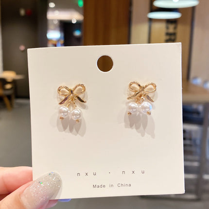 Ins Simple And Small Women's Fashion Sense Temperament Pearl Earrings