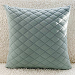 Coussins décoratifs en velours avec motifs artistiques pour salon, marque Novah, confort et style pour votre intérieur.